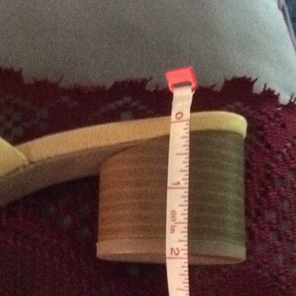 Sun Flower🌻Yellow Lulus Mules🌻 - Picture 5 of 5